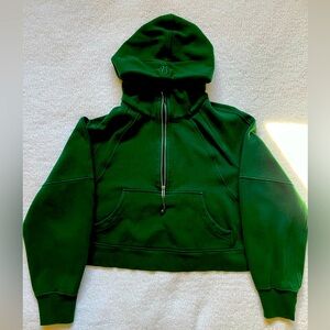 Lululemon Womens Scuba 1/2 zip Crop Hoodie, green. Size M/L